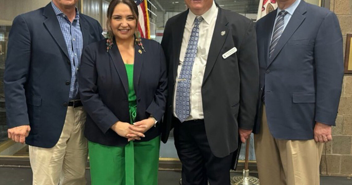 Congresswmn-Delia-Ramirez-with-Mayor-Phil-Suess