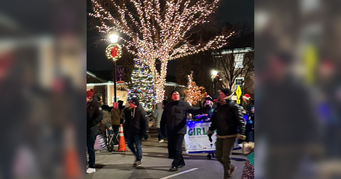 Christmas Parade-in Wheaton