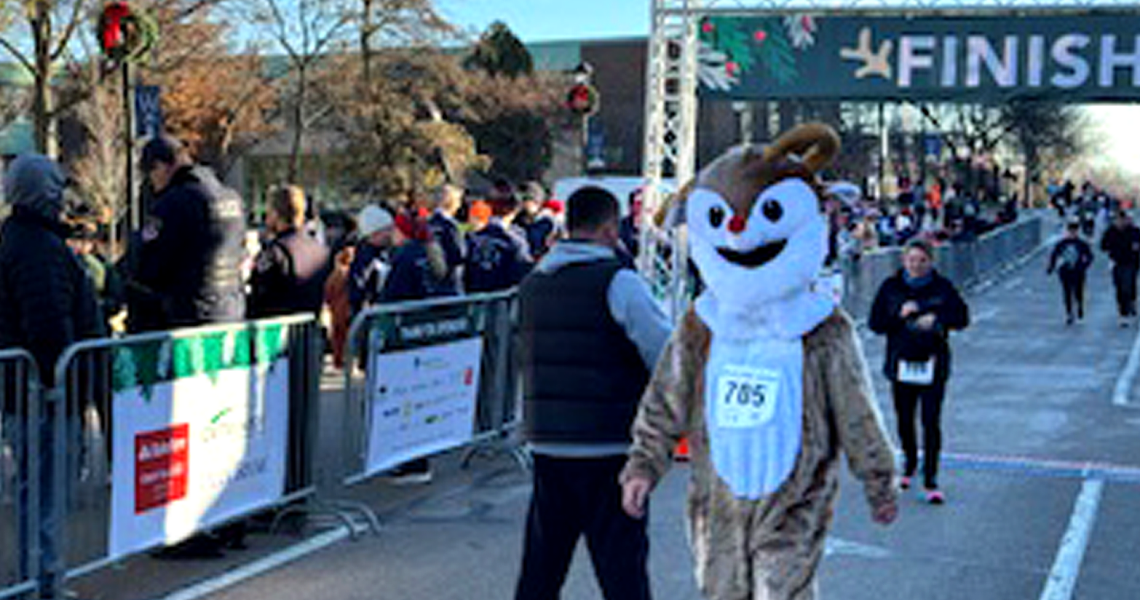 Christmas-Reindeer-Run-Rudolph-in-Wheaton